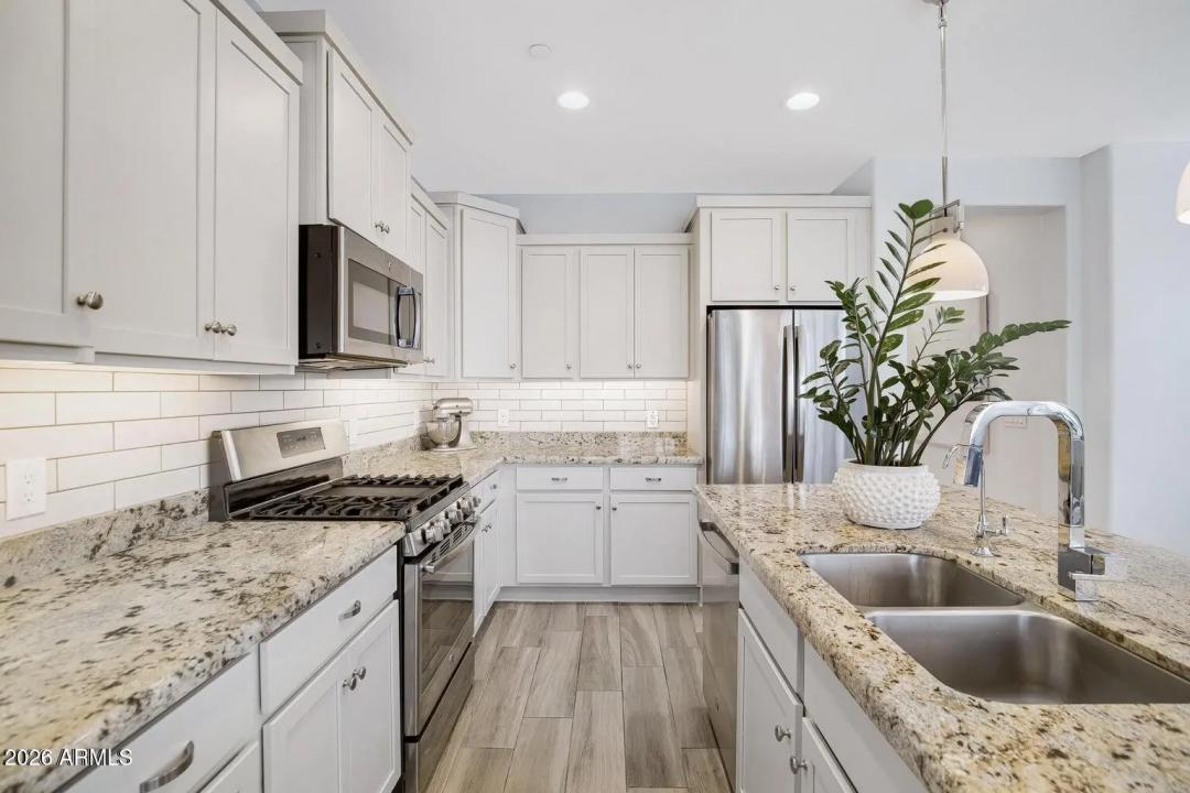 Real Estate Picture 6
