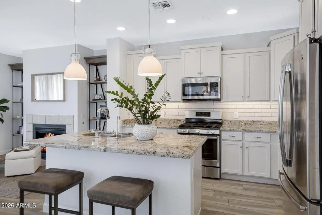 Real Estate Picture 5
