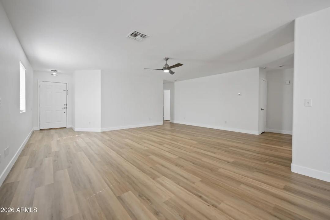 Real Estate Picture 5