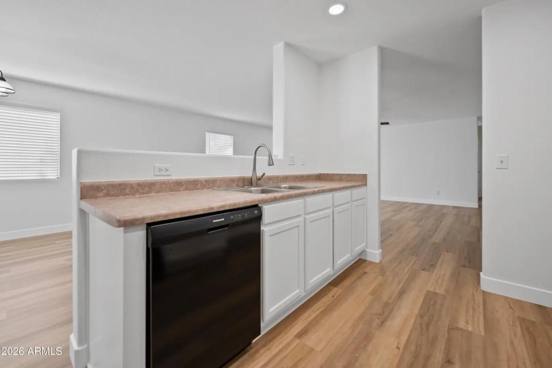 Real Estate Picture 7