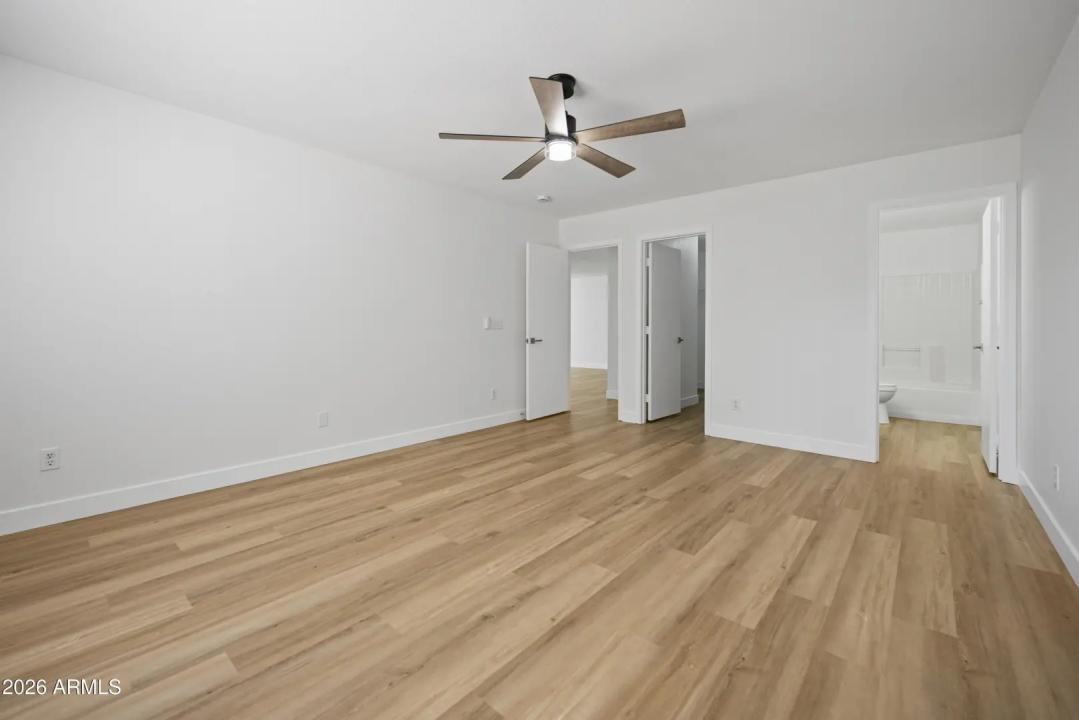 Real Estate Picture 12