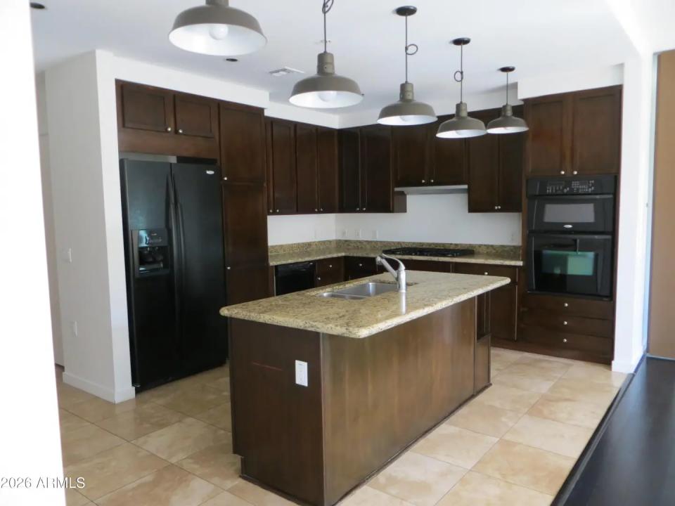 Real Estate Picture 5
