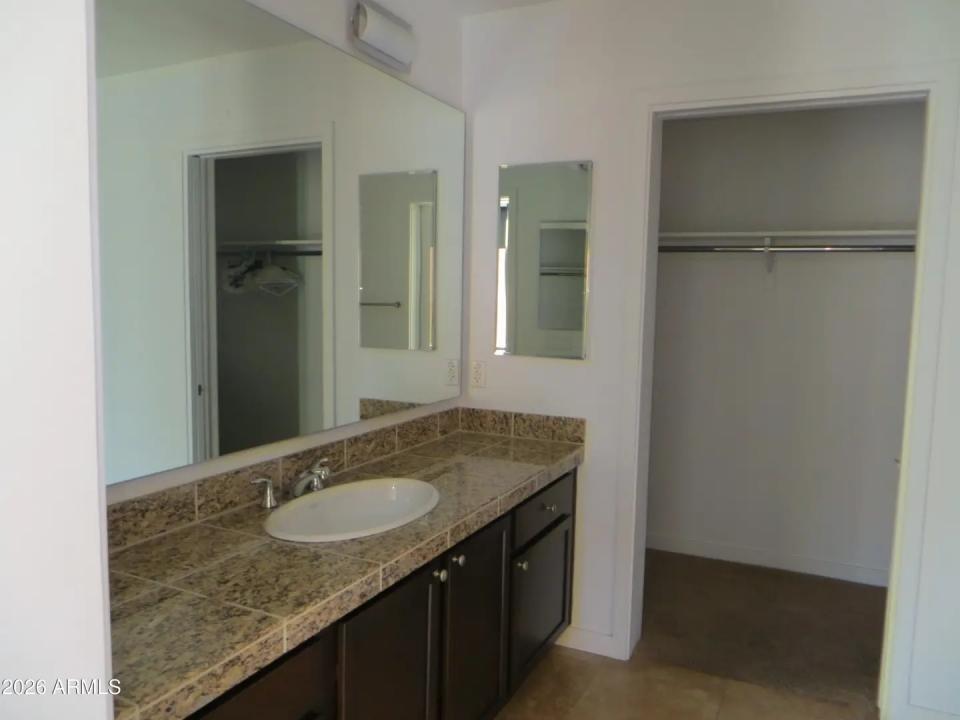 Real Estate Picture 16