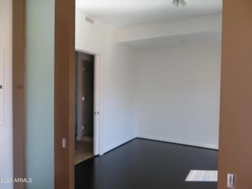 Real Estate Picture 14