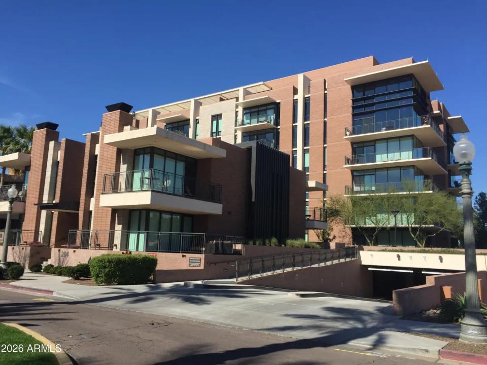 Real Estate Picture 4