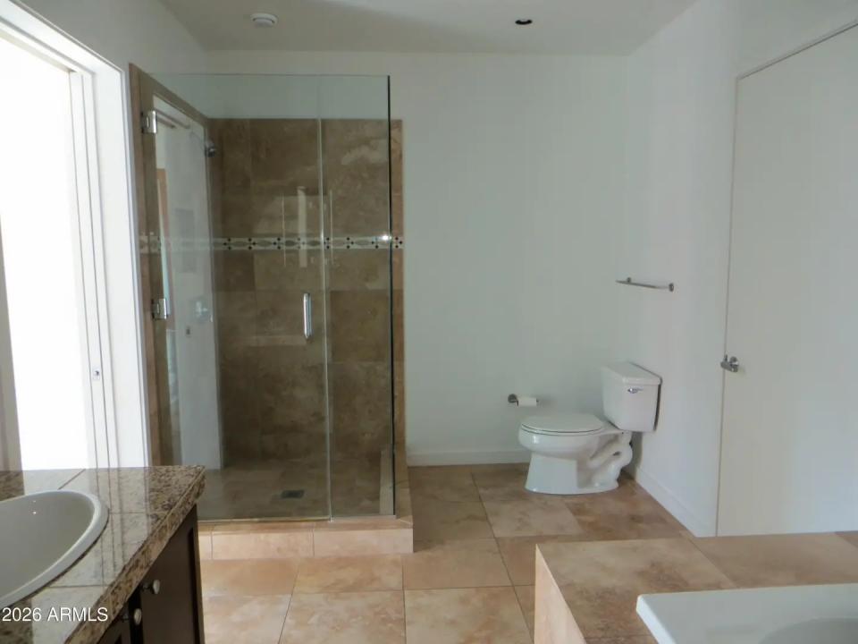 Real Estate Picture 12