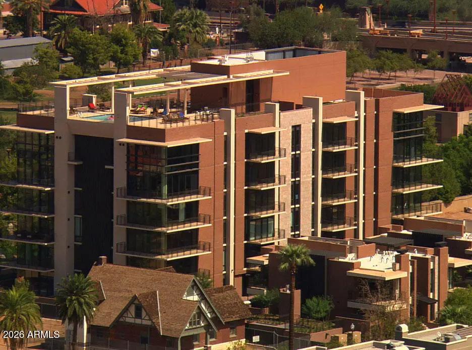 Real Estate Picture 3
