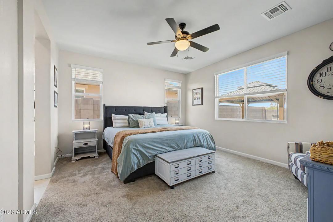 Real Estate Picture 11