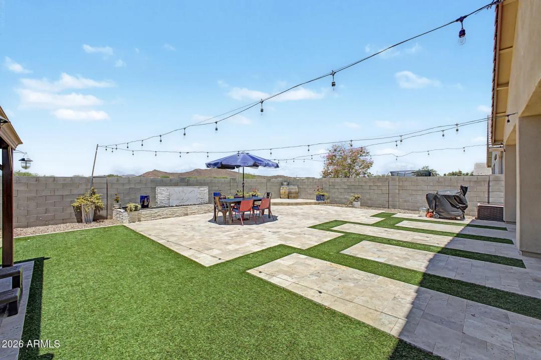 Real Estate Picture 25