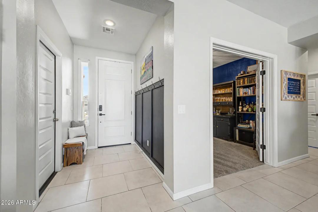 Real Estate Picture 10