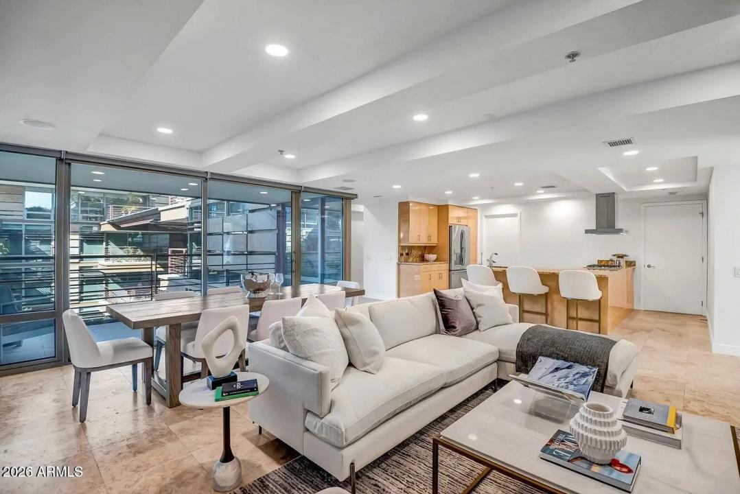 Real Estate Picture 7