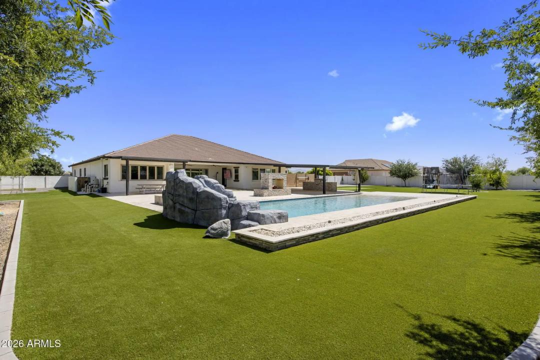 Real Estate Picture 40