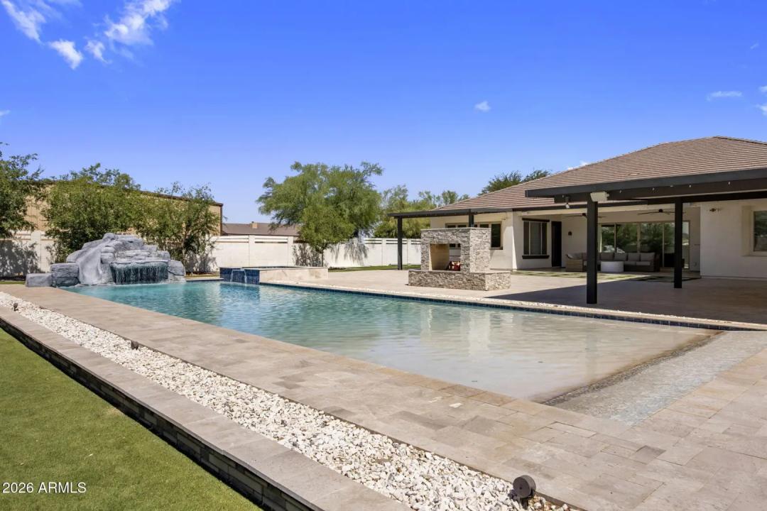 Real Estate Picture 2