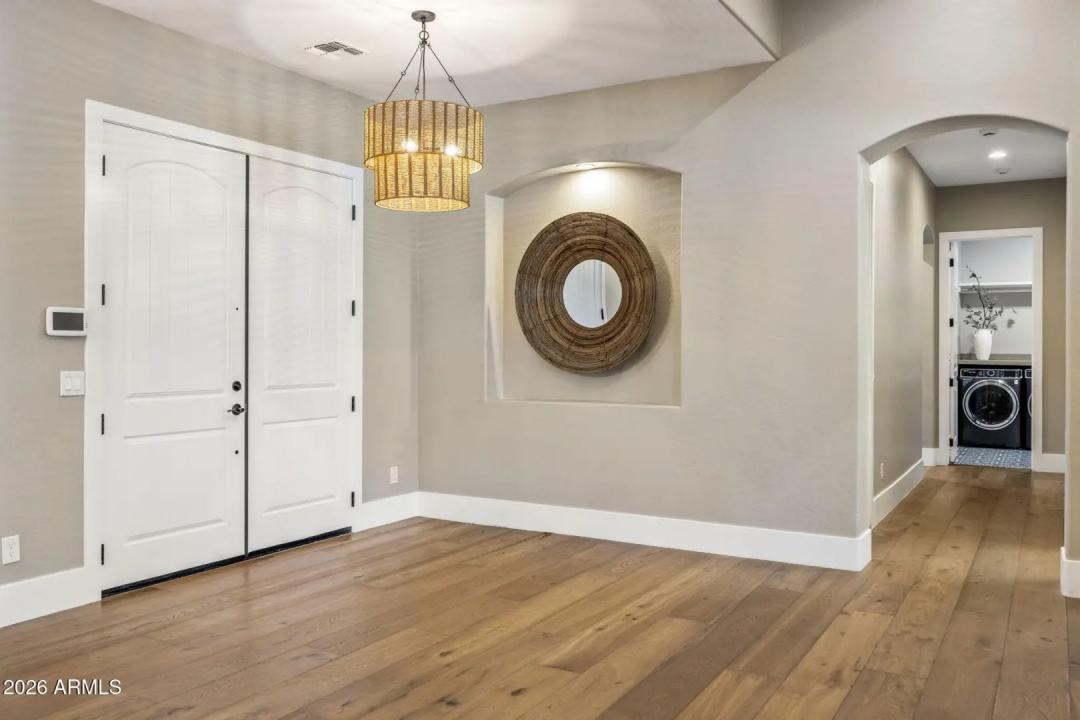 Real Estate Picture 18