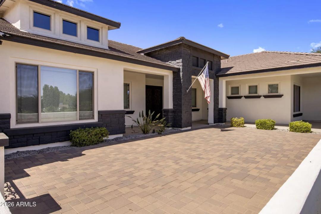 Real Estate Picture 15