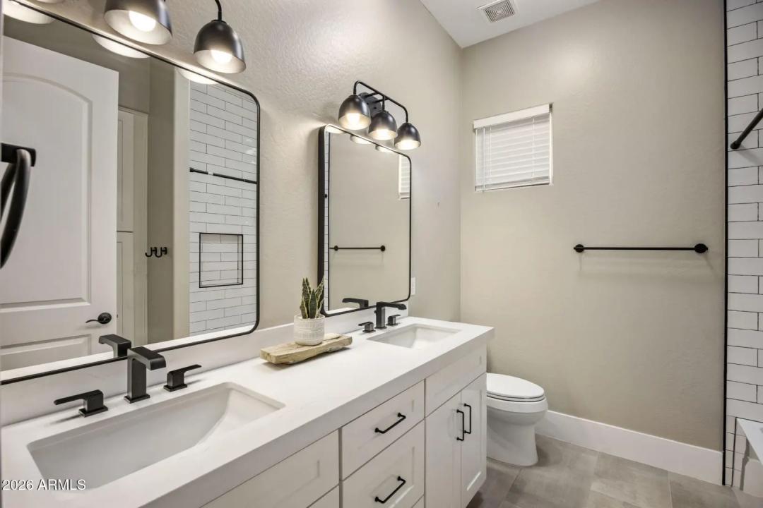 Real Estate Picture 27