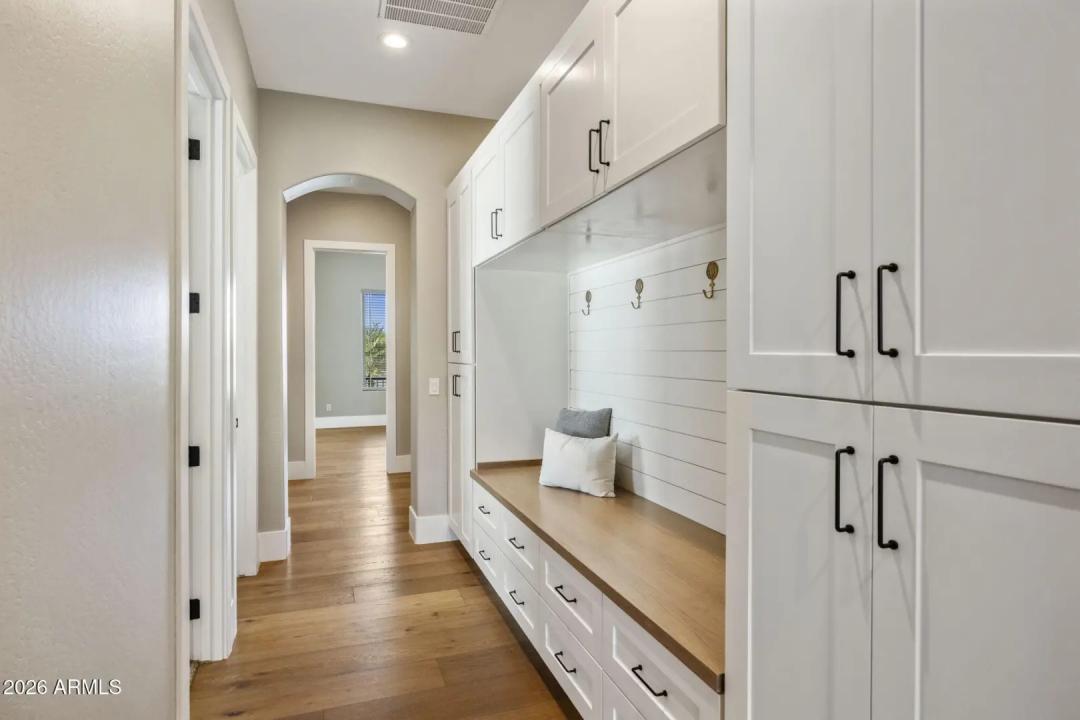 Real Estate Picture 25