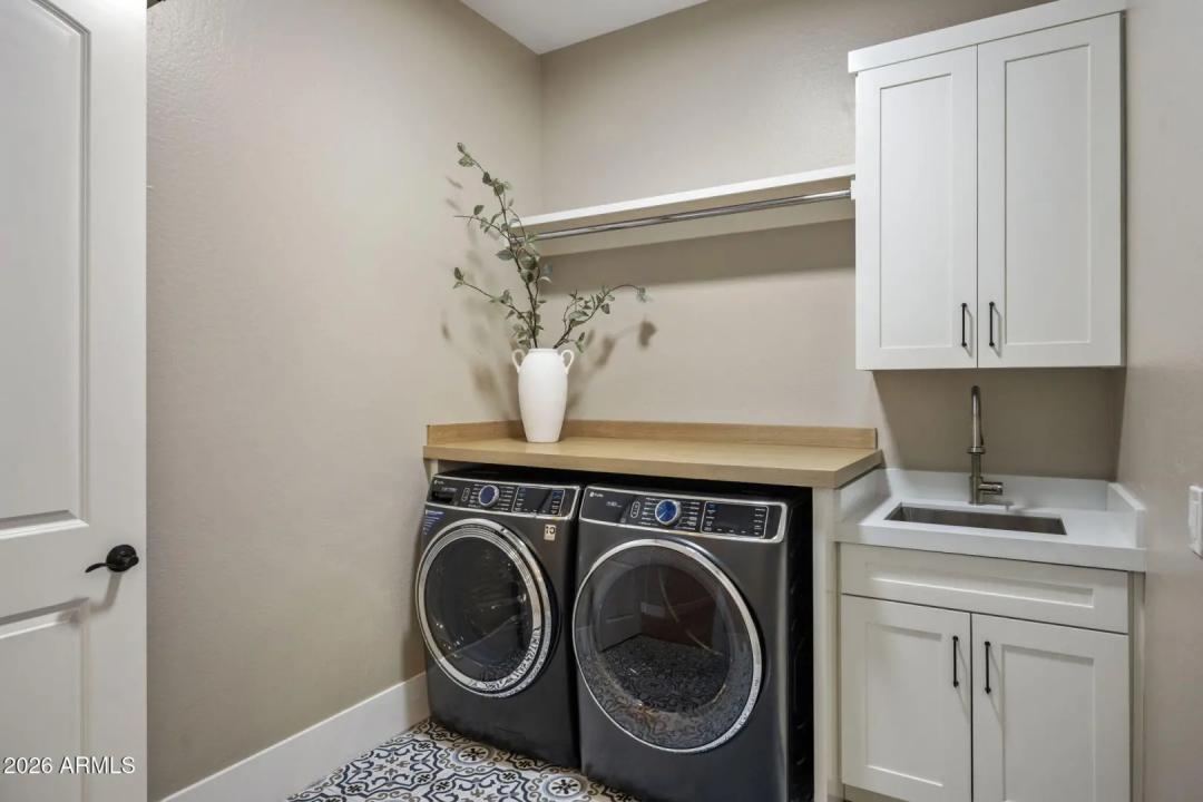Real Estate Picture 33