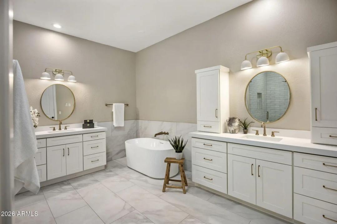 Real Estate Picture 10