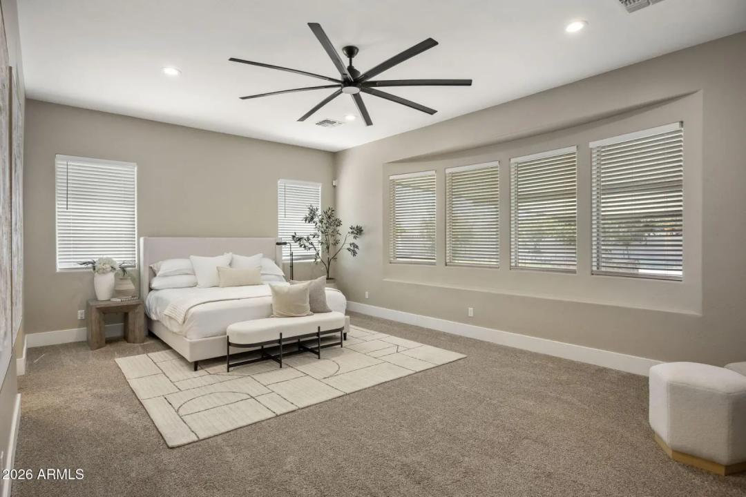 Real Estate Picture 7