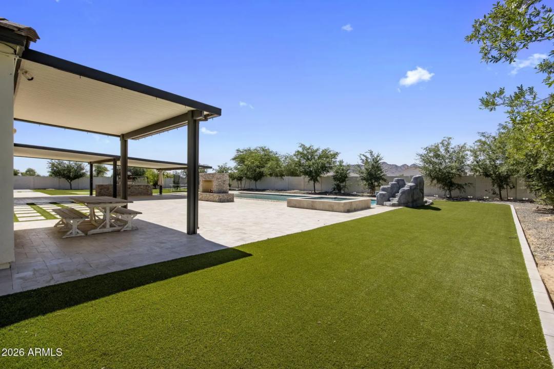 Real Estate Picture 39
