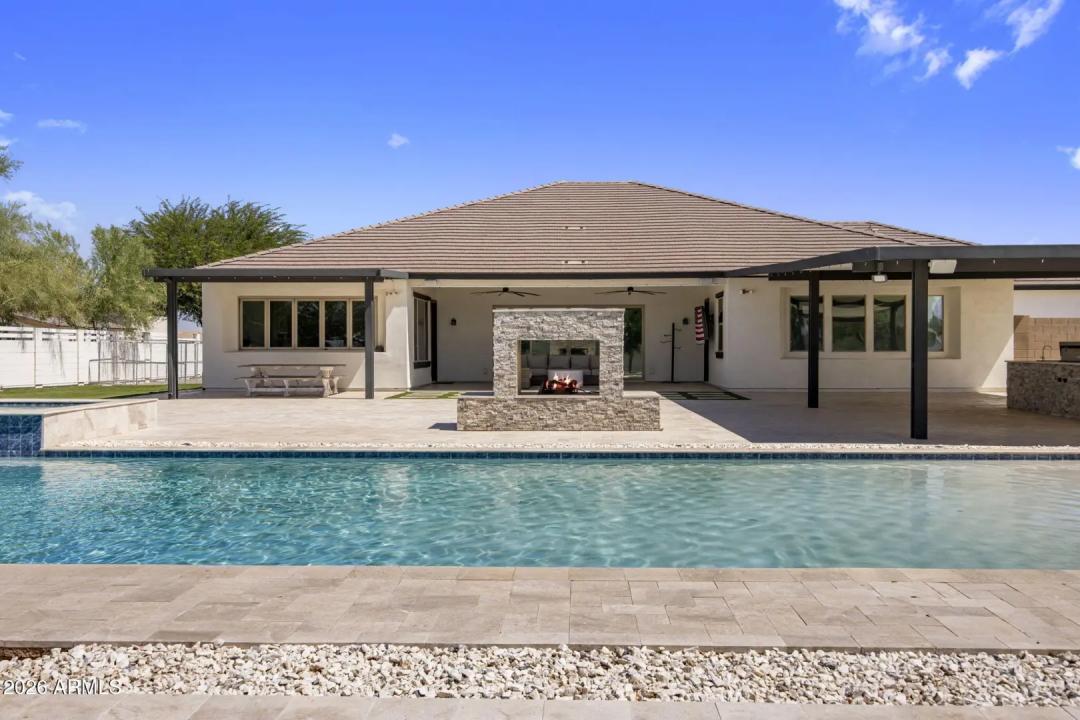 Real Estate Picture 17