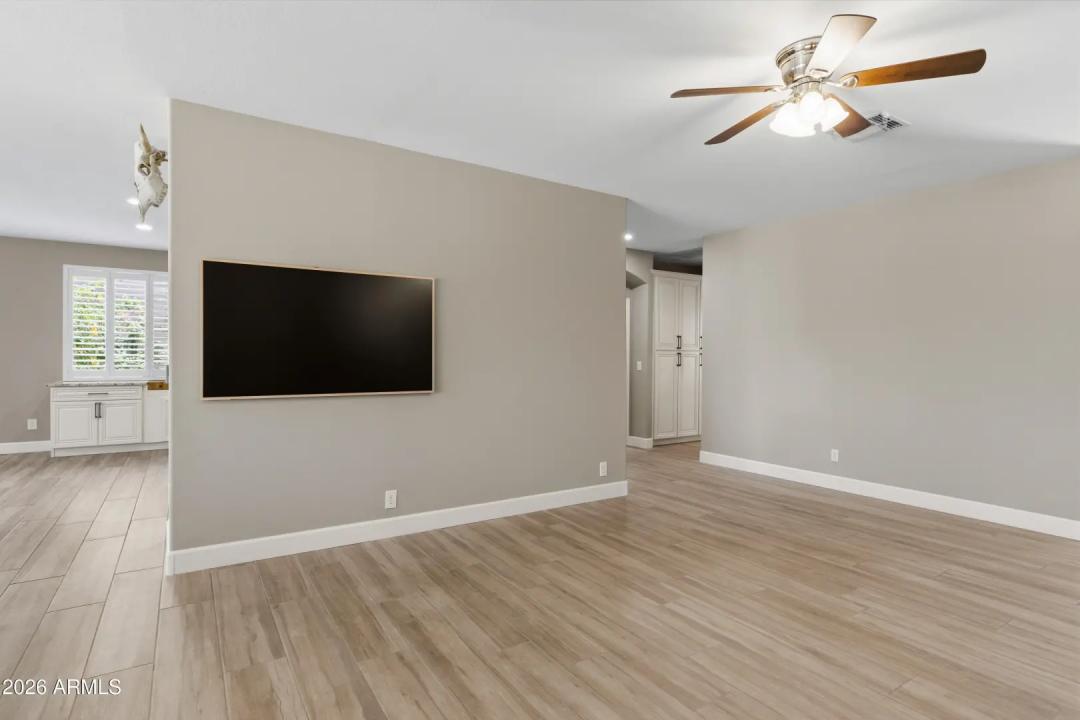 Real Estate Picture 10