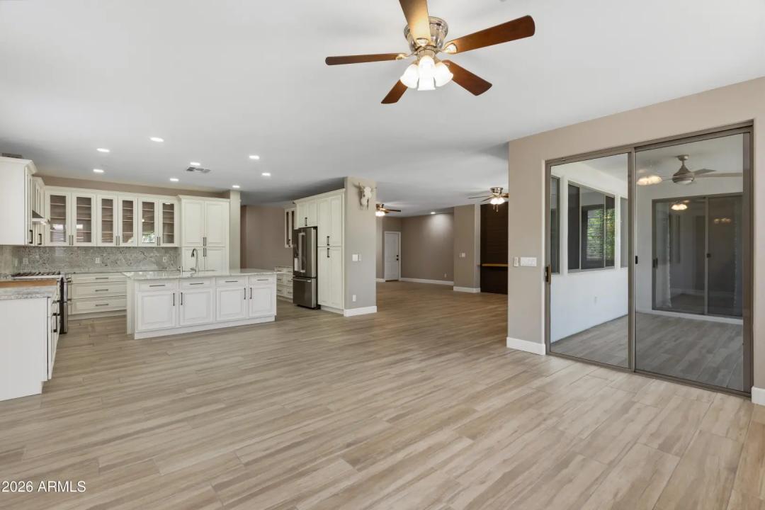 Real Estate Picture 18