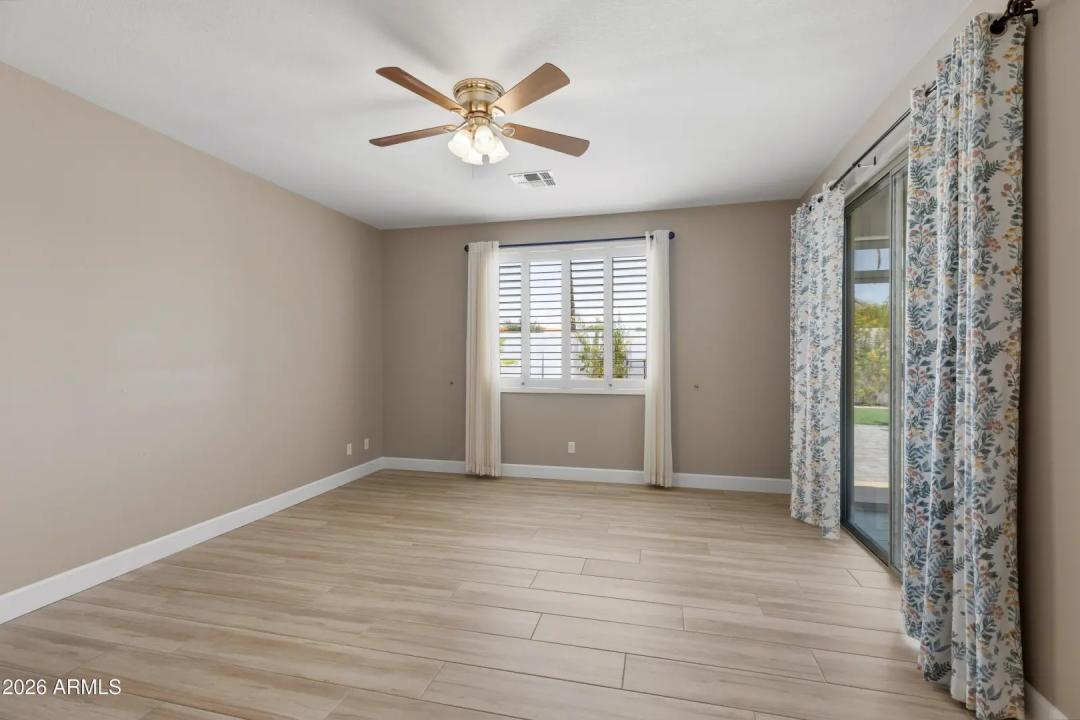 Real Estate Picture 19