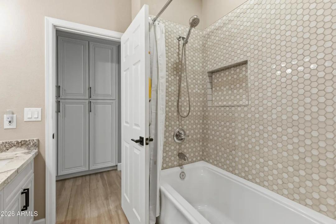 Real Estate Picture 27