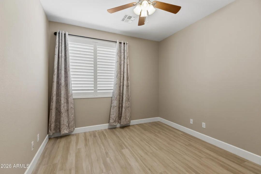 Real Estate Picture 28