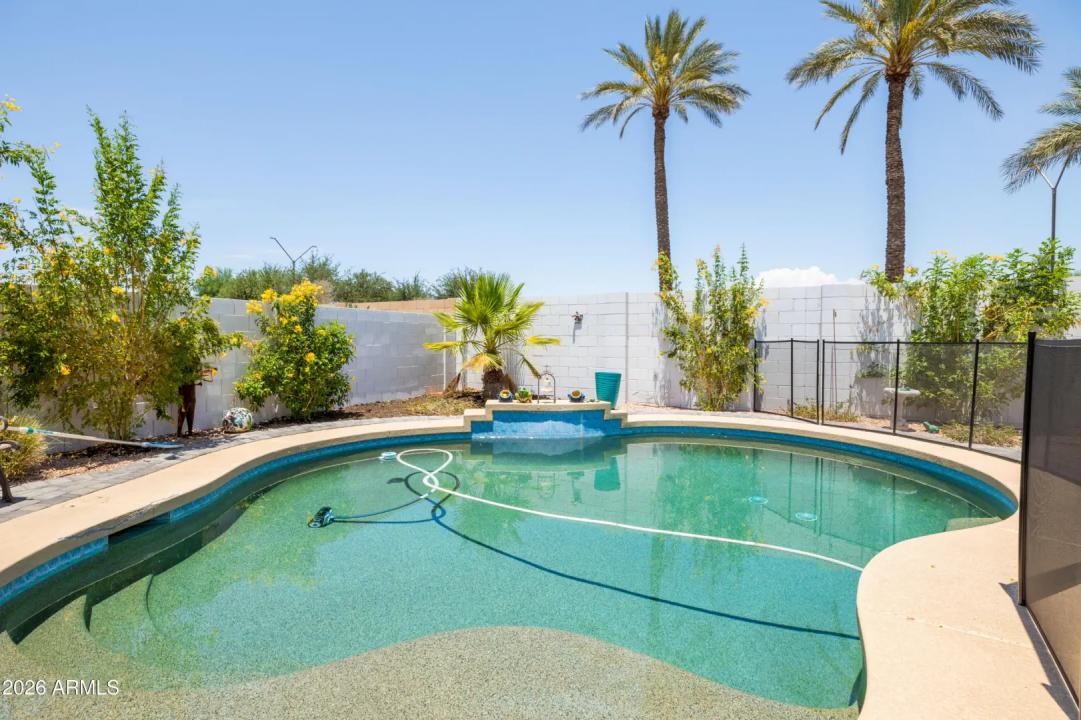 Real Estate Picture 5
