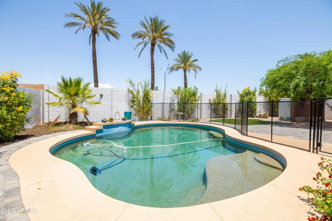 Real Estate Picture 6