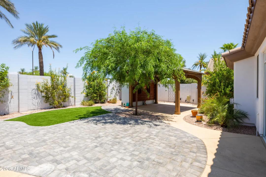 Real Estate Picture 37