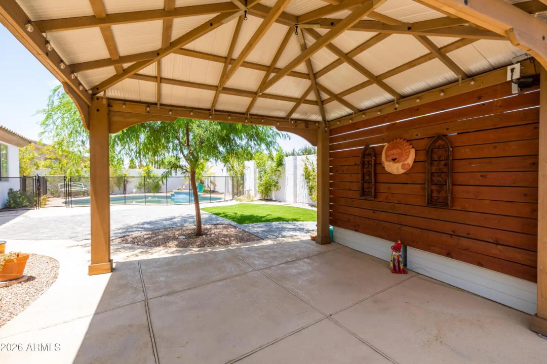 Real Estate Picture 40