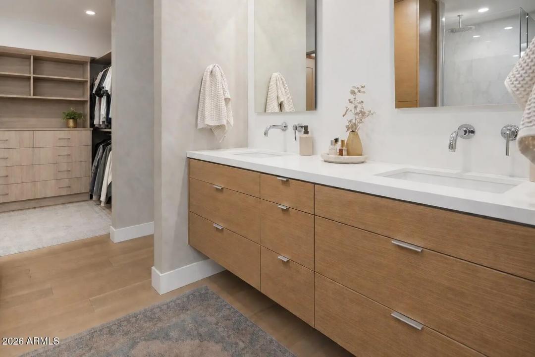 Real Estate Picture 11