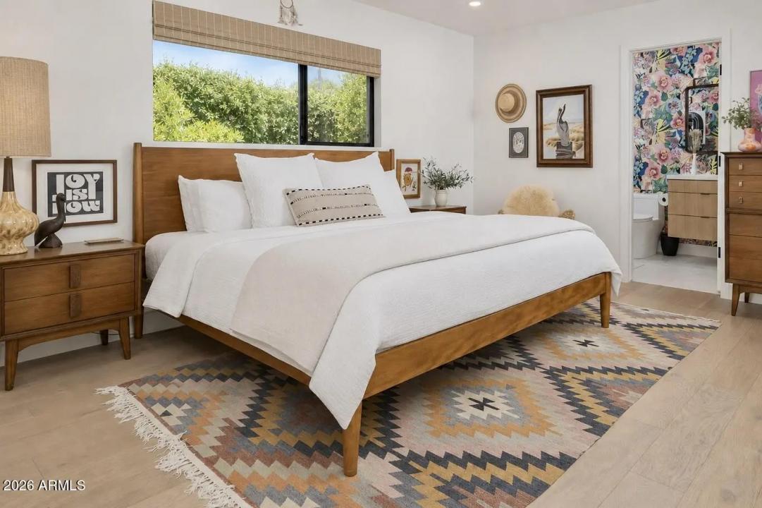 Real Estate Picture 14