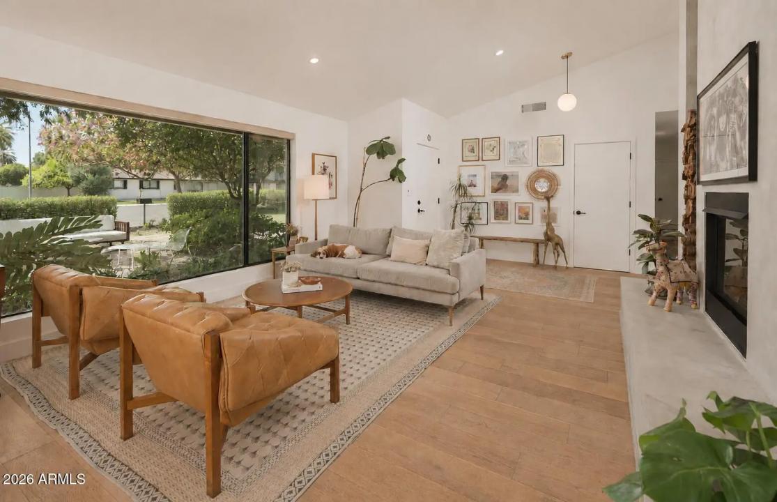 Real Estate Picture 7