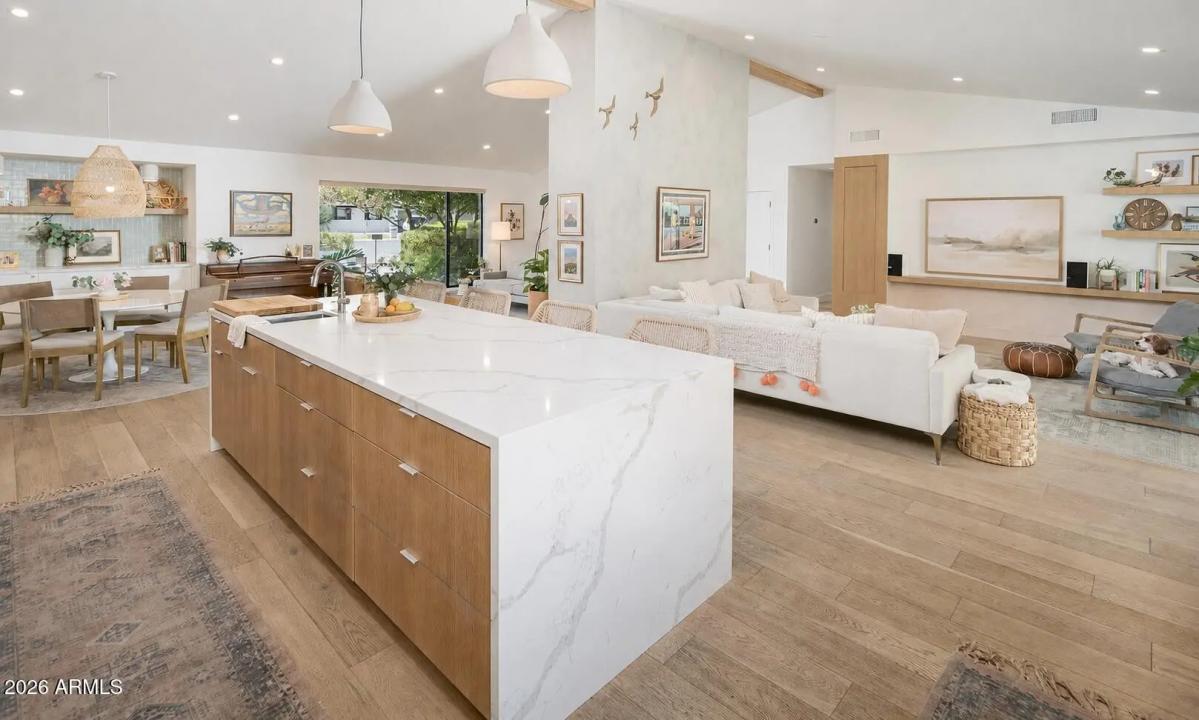 Real Estate Picture 6