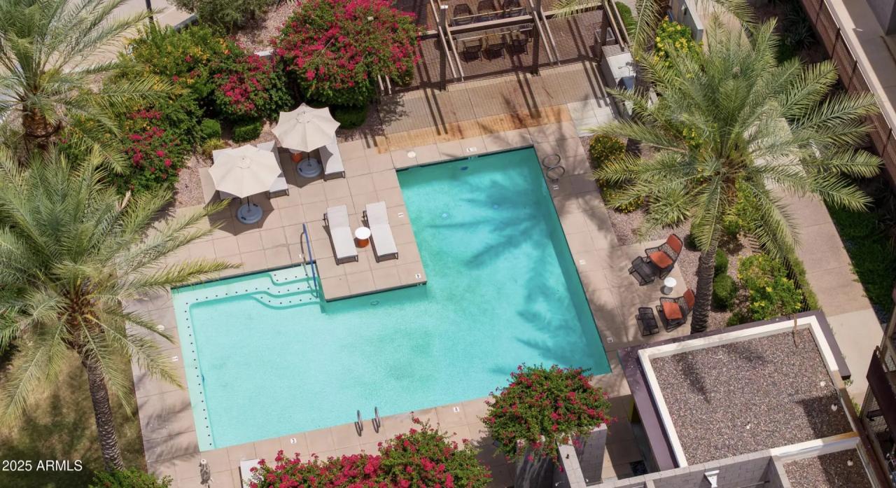Real Estate Picture 9