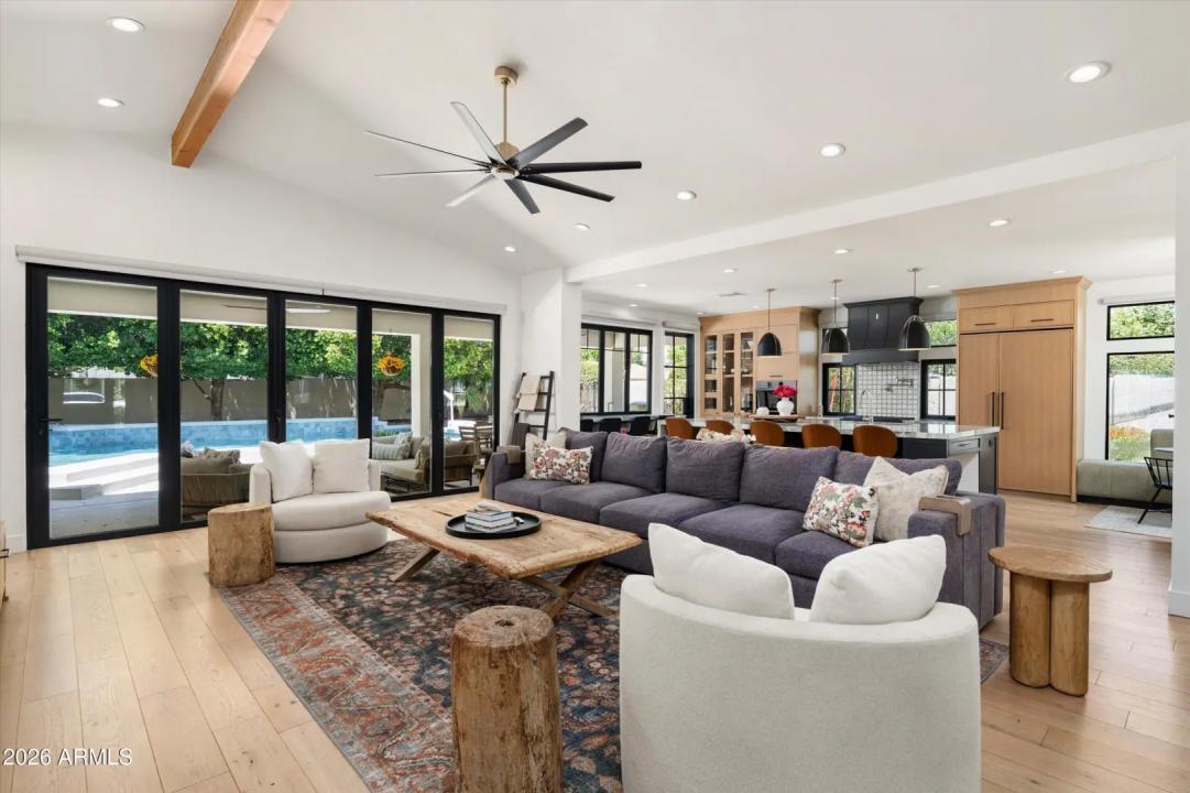 Real Estate Picture 8