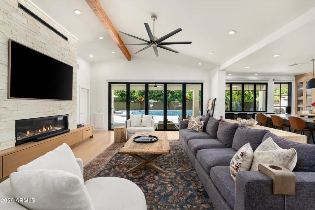 Real Estate Picture 5
