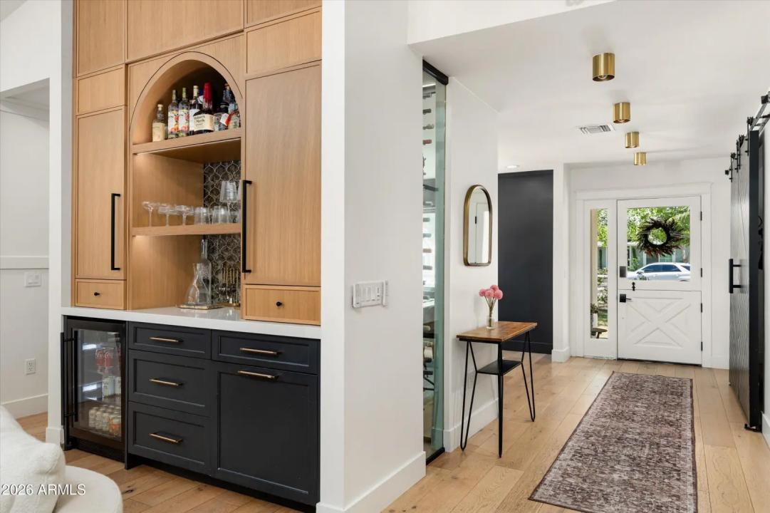 Real Estate Picture 16