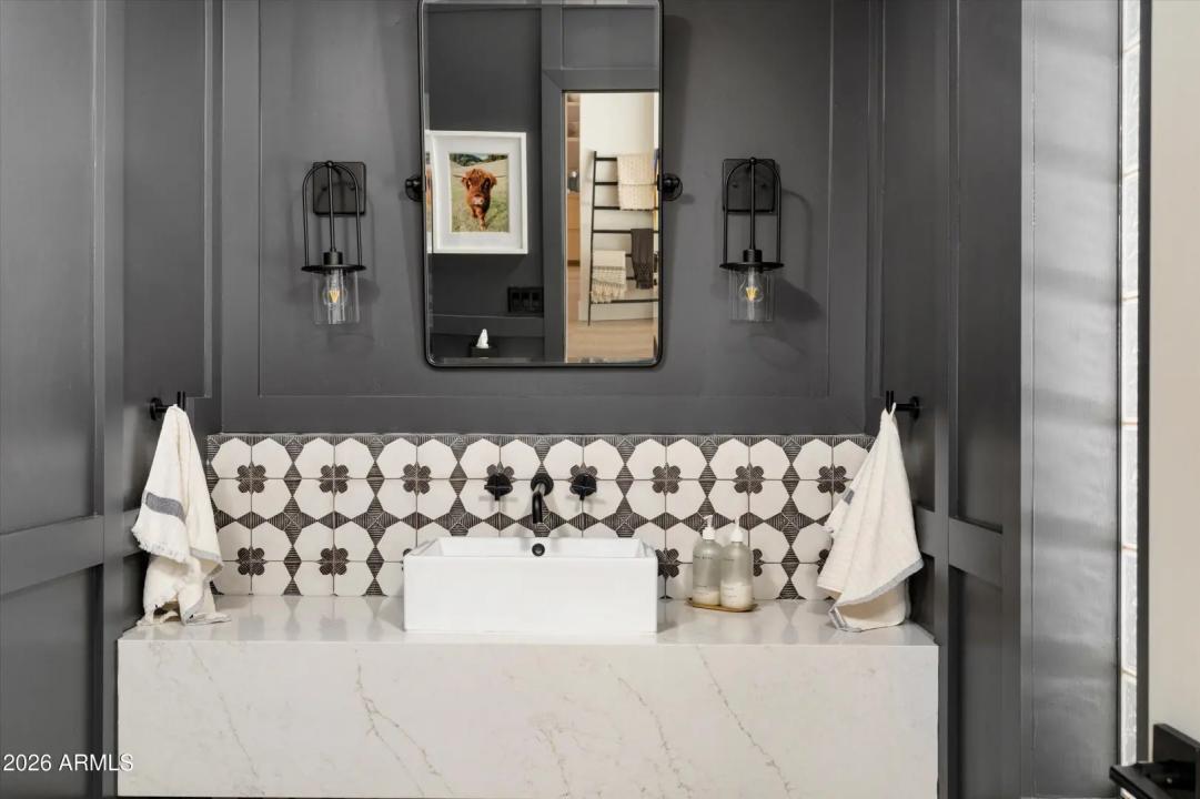 Real Estate Picture 33