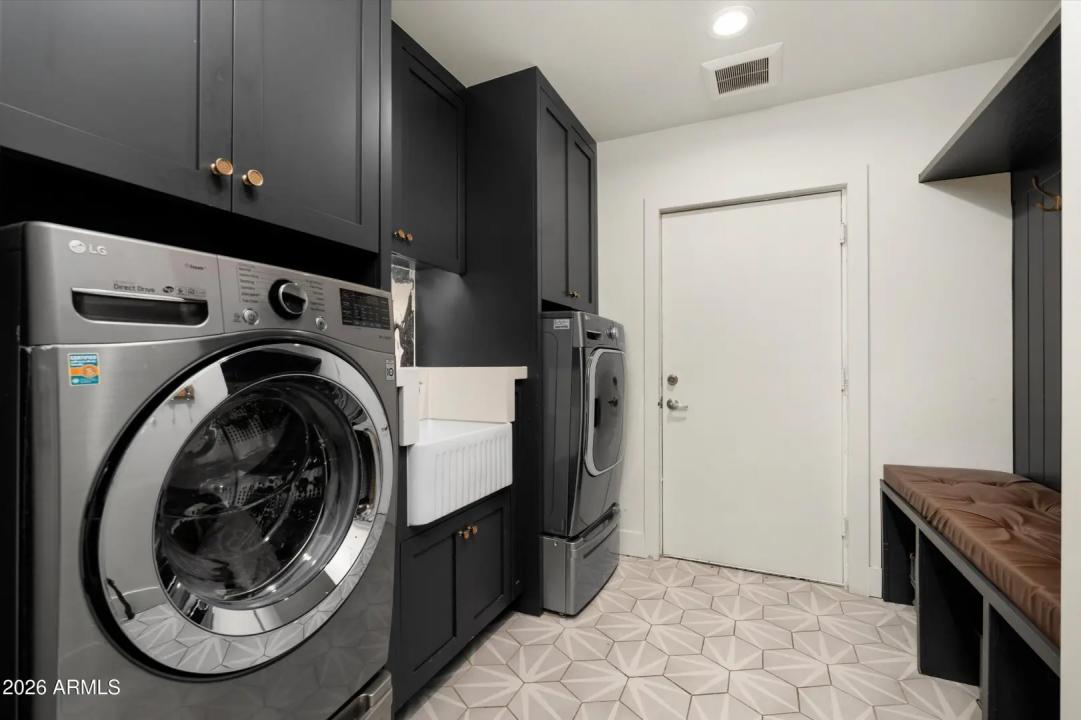 Real Estate Picture 34