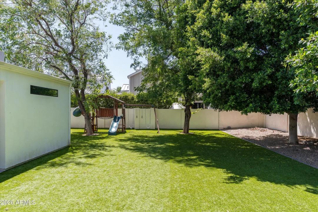 Real Estate Picture 43