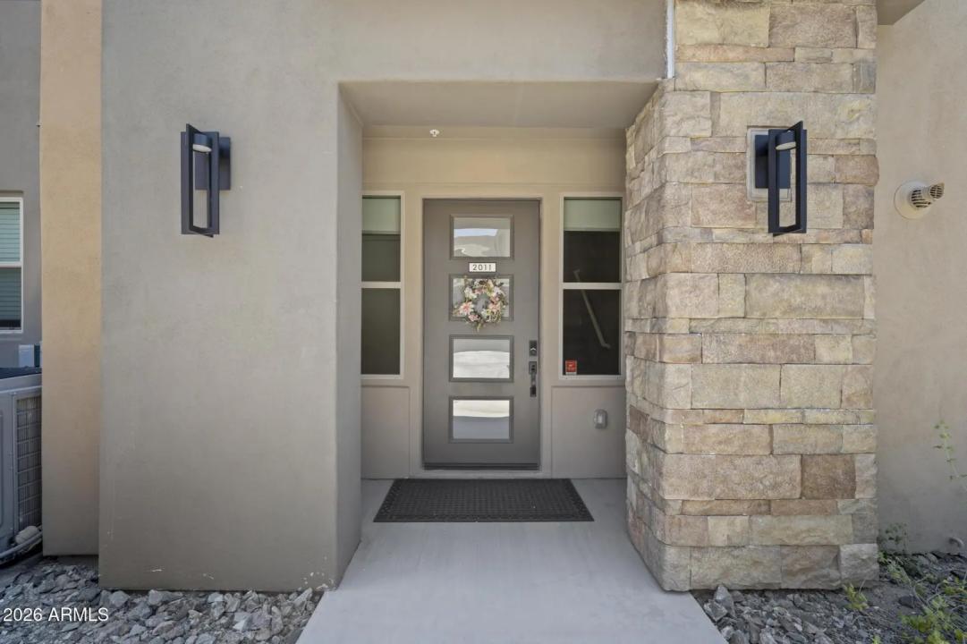 Real Estate Picture 3
