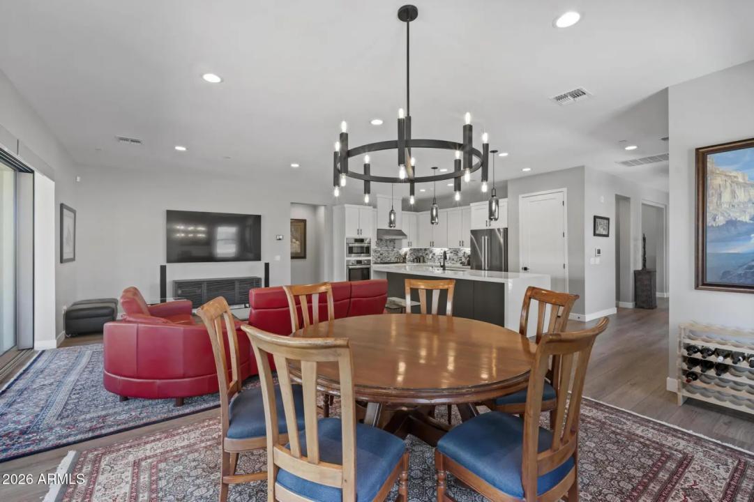 Real Estate Picture 13