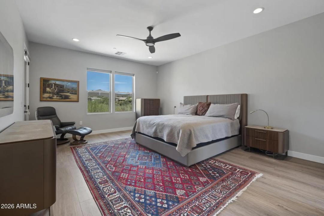 Real Estate Picture 17