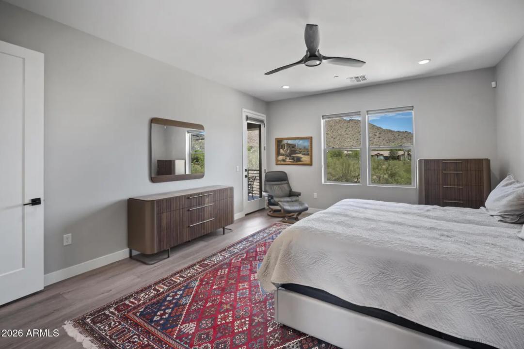 Real Estate Picture 18